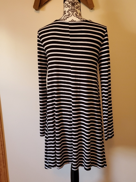 Old Navy Junior's Dress. EUC - Picture 5 of 5